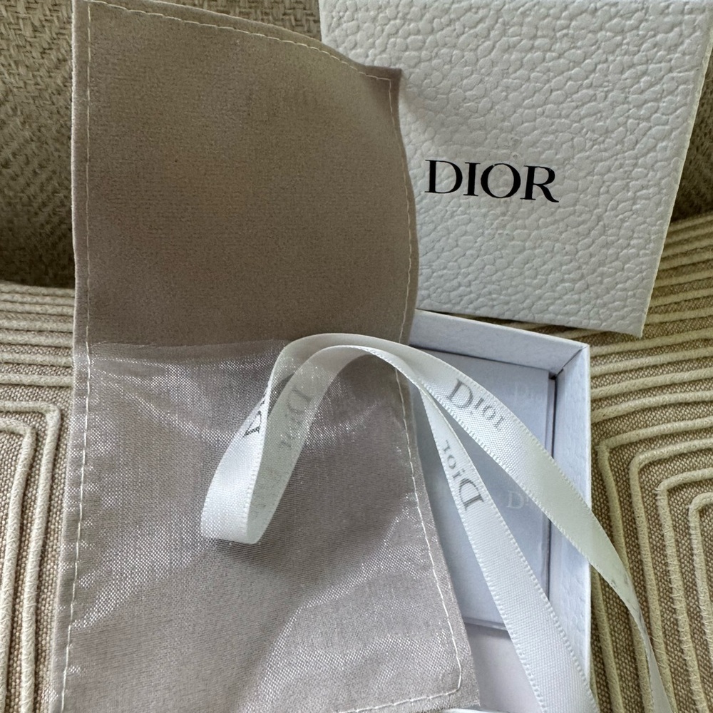 Dior Black and White Textured box - Picture 3 of 3